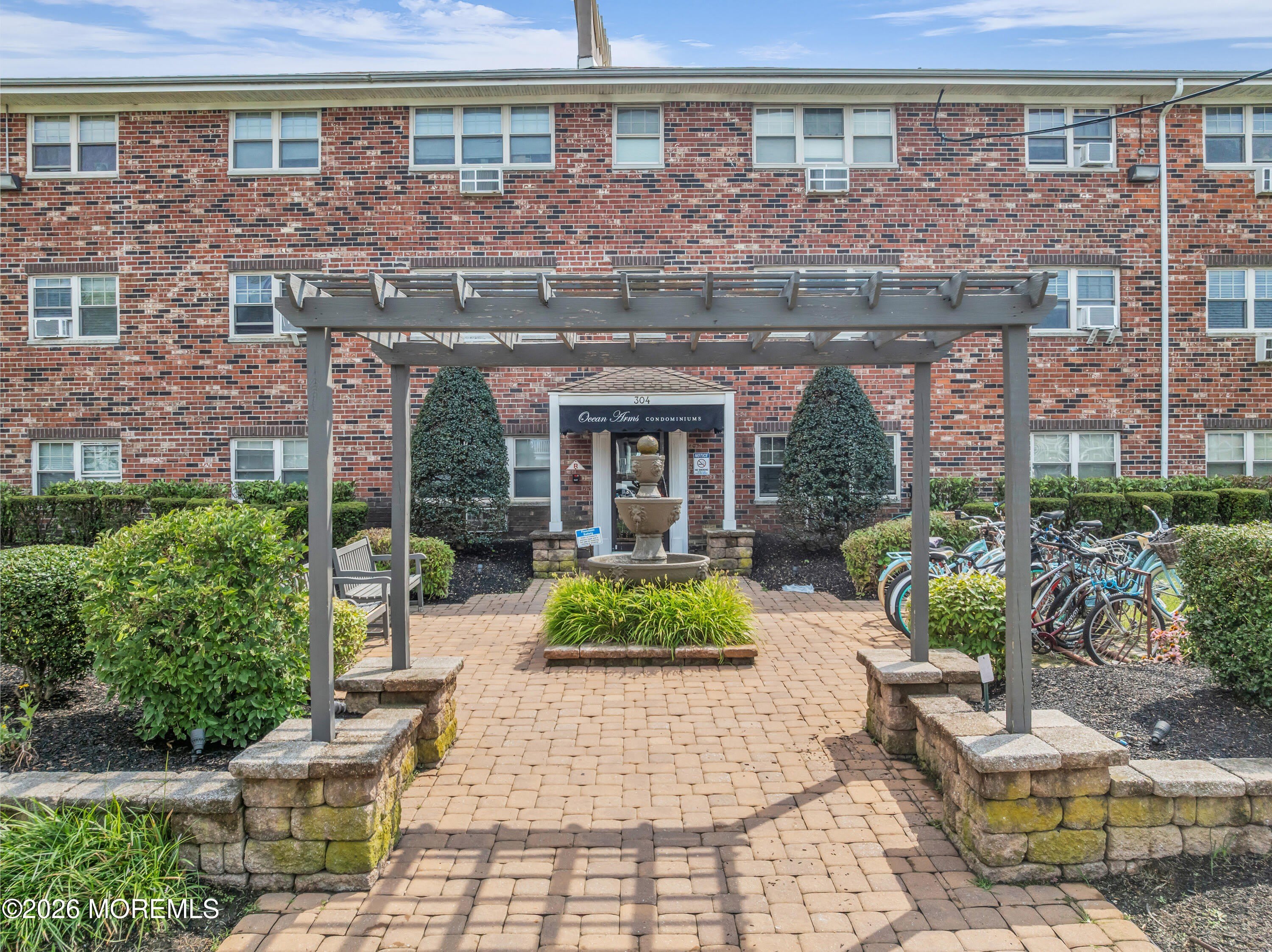 304 4th Avenue – photo 1