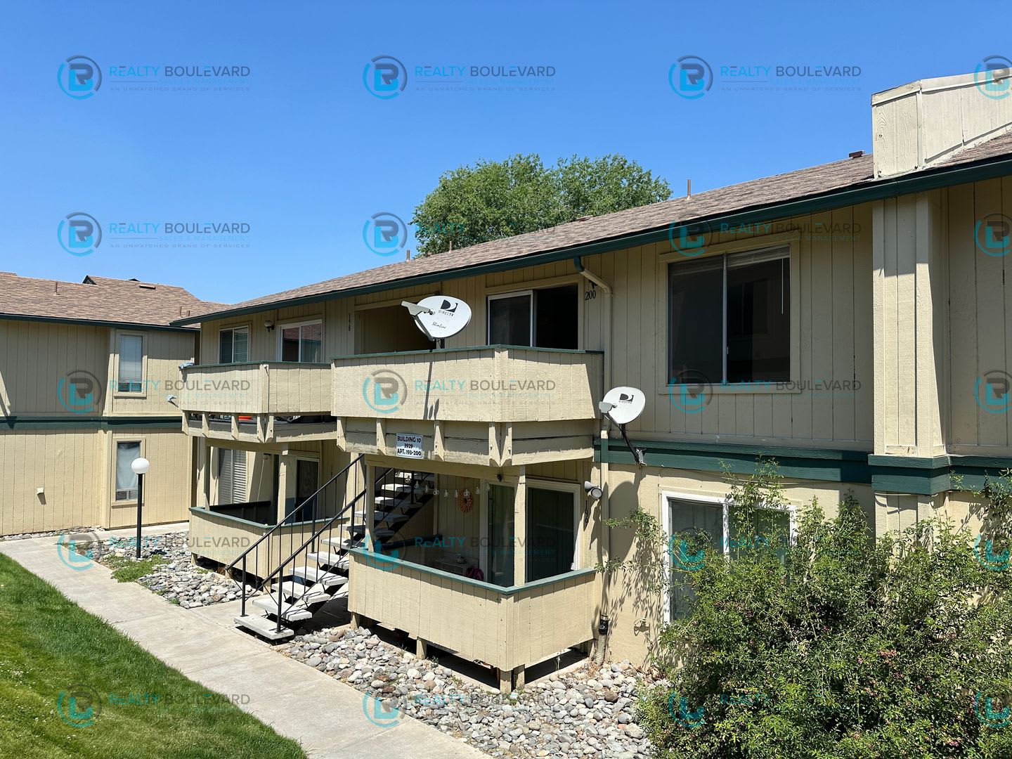 This Delightful 2 Bedroom 1 Bathroom Condo Perched Upstairs Offers An Irresistible Opportunity You Won T Want To Let Slip Away – photo 1 of 254