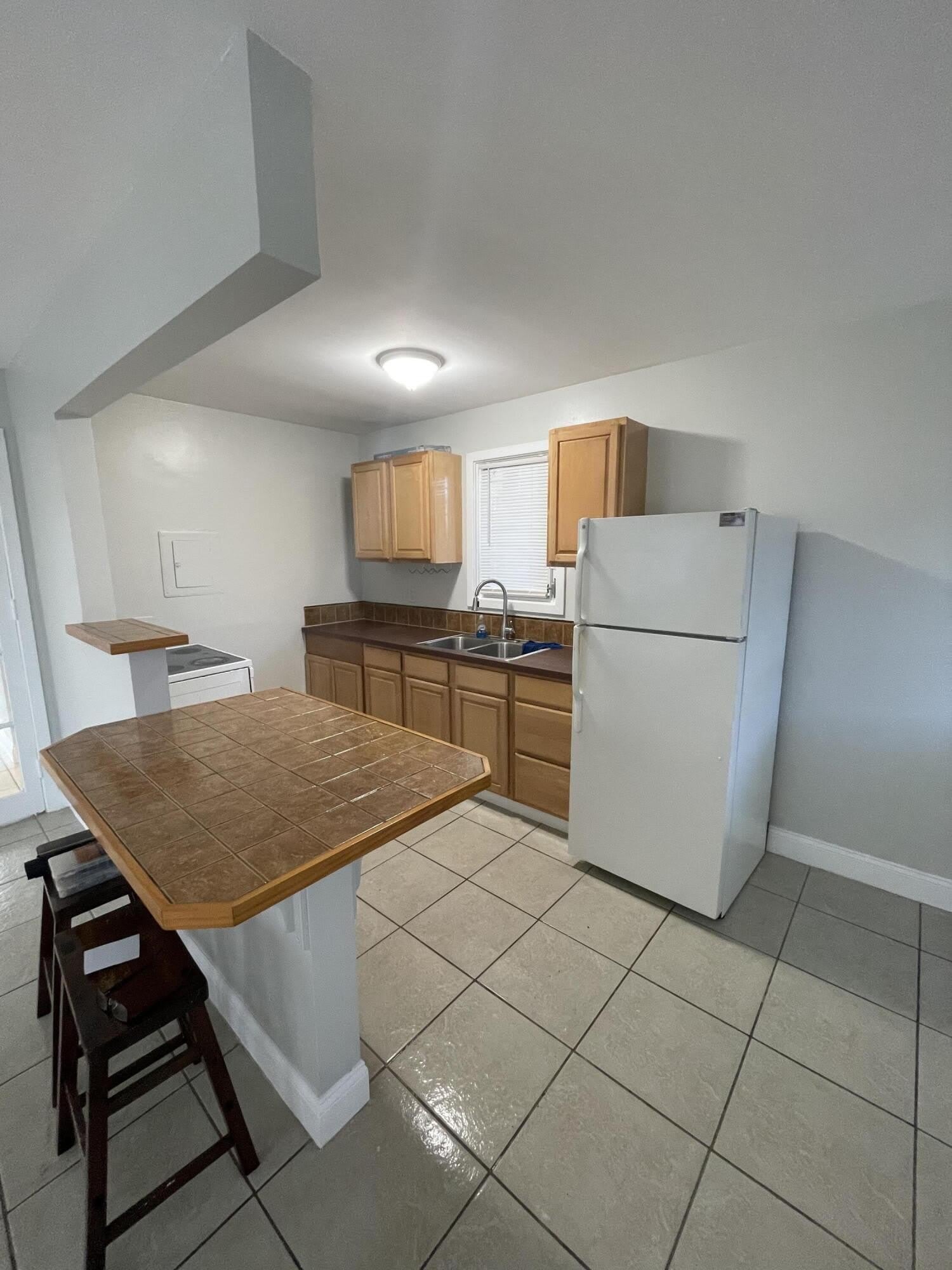 623 Selkirk Street – photo 1 of 14