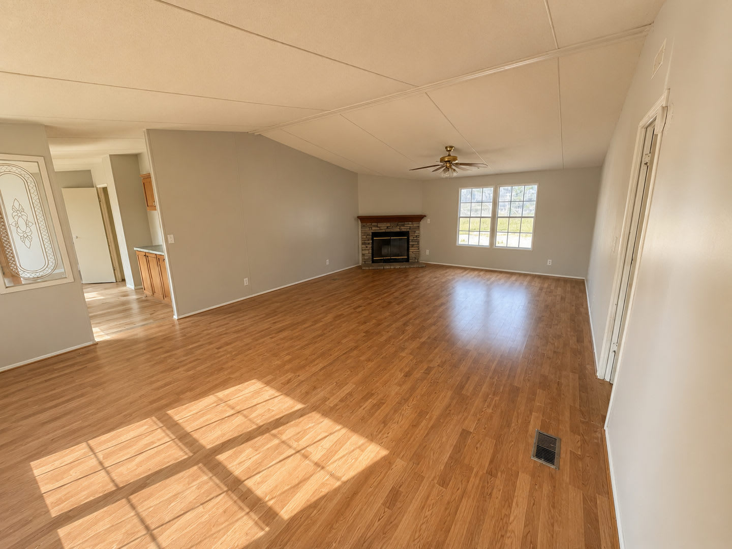 3 BEDROOM, 1312 SF – photo 1