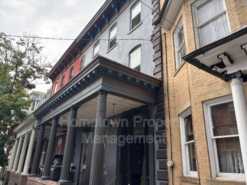 319 East Sunbury Street – photo 1 of 7