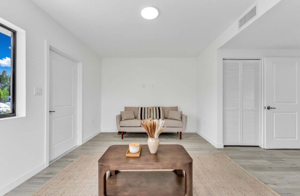 155 Northeast 160Th Street – photo 1