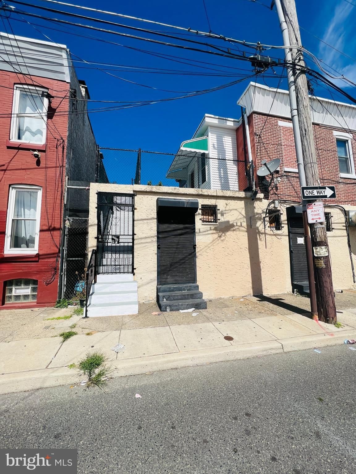 2084 E ALLEGHENY Avenue – photo 1