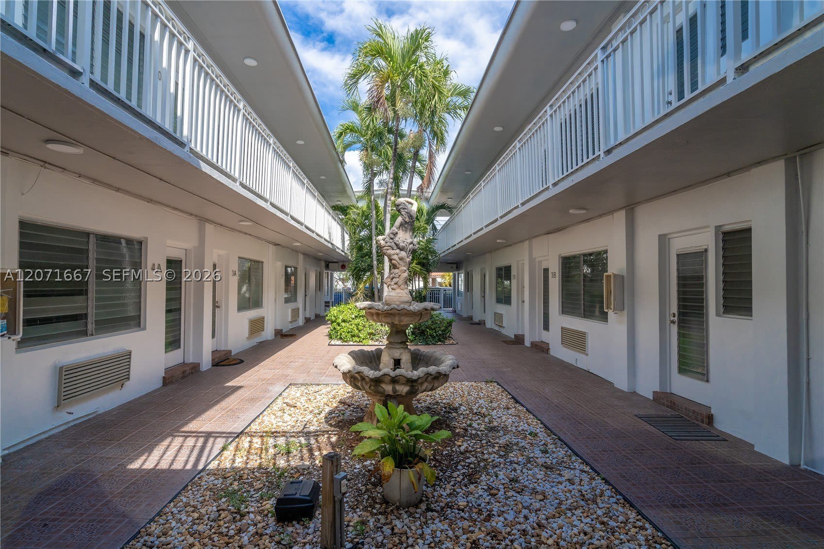 7640 Carlyle Ave – photo 1