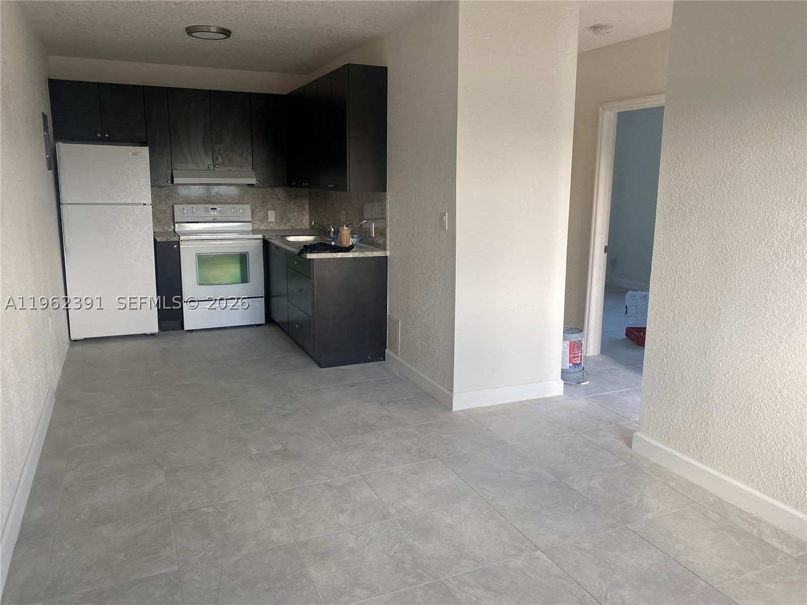 10030 W Indigo St – photo 1 of 4