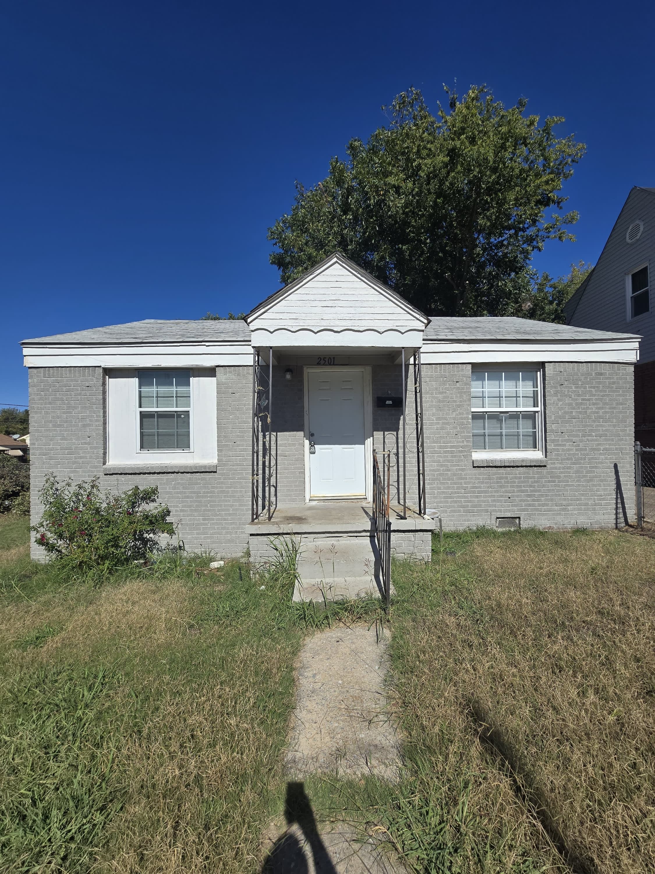 2501 NE 16th St – photo 1