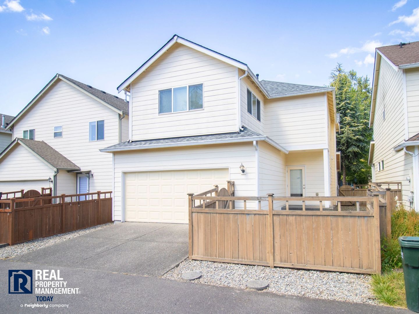 Spacious 4-Bedroom Fife Home – photo 1 of 27