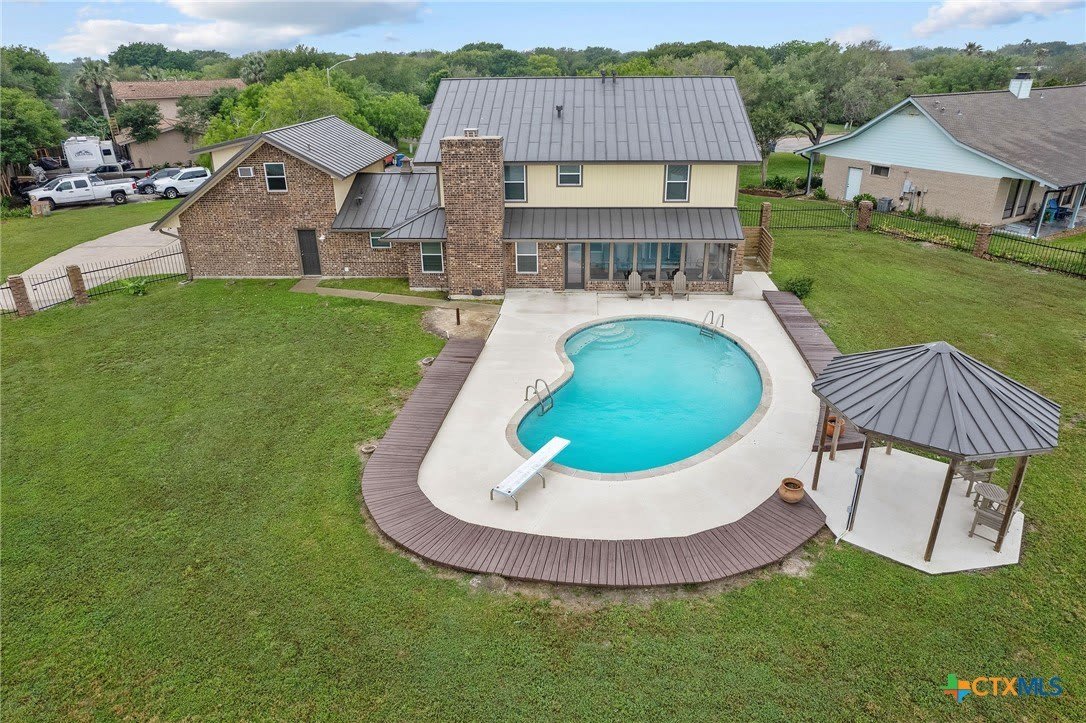 8 Las Brisas Place – photo 1 of 48