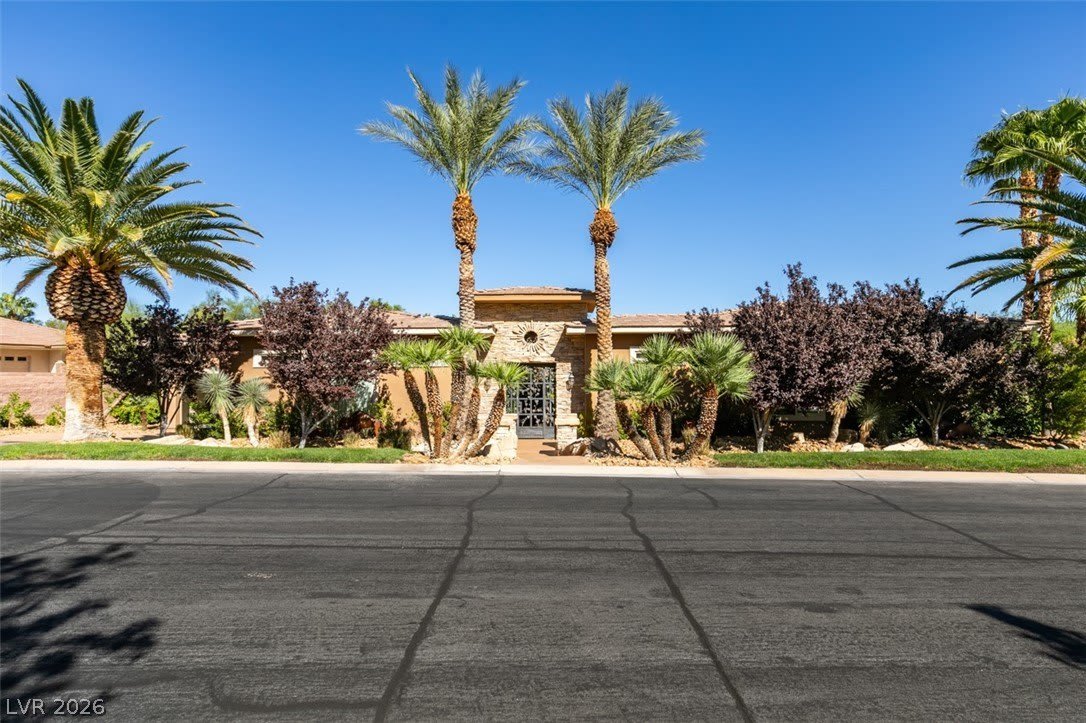 549 Regents Gate Drive – photo 1