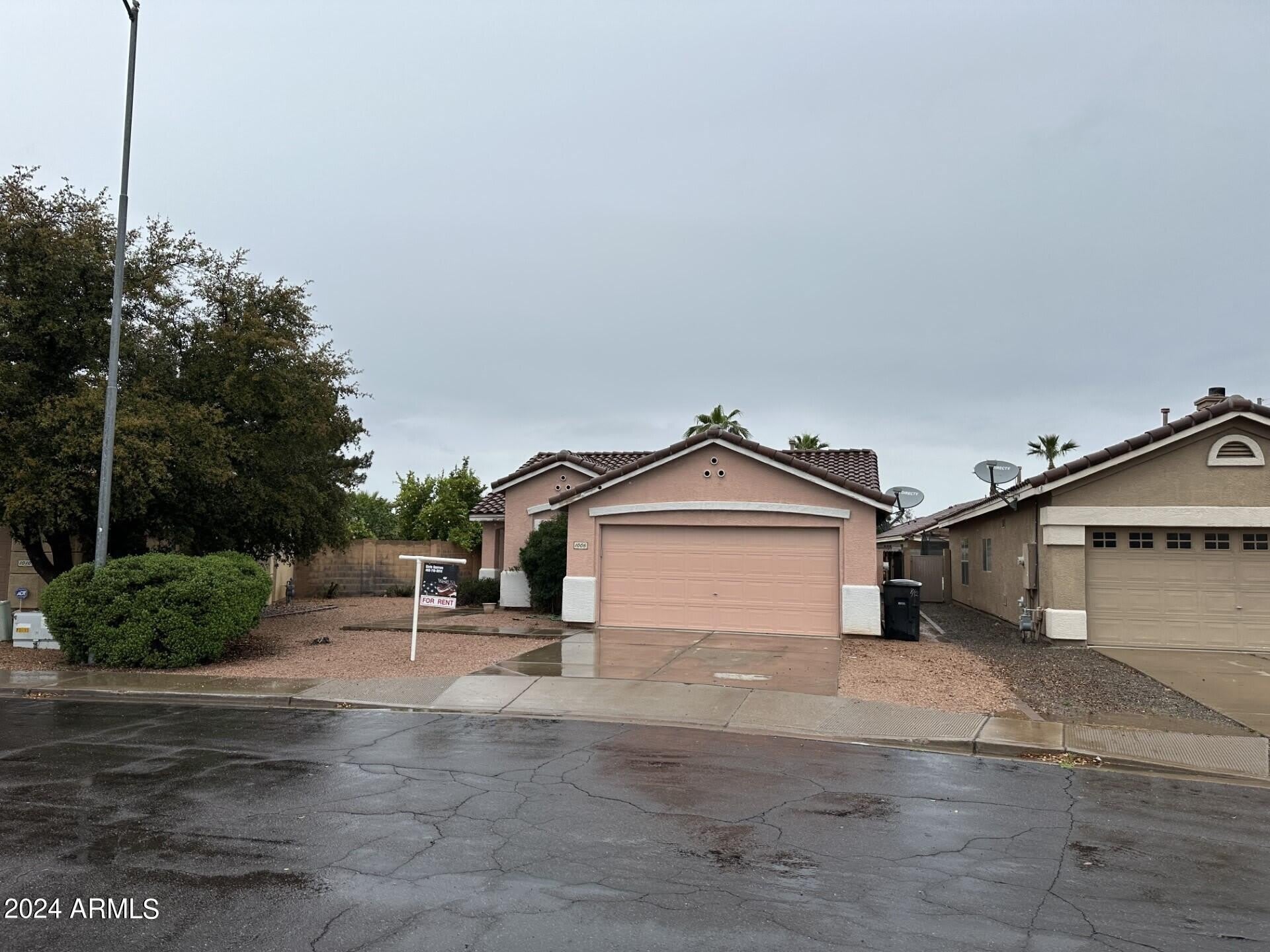 1006 S SLATER – photo 1 of 13