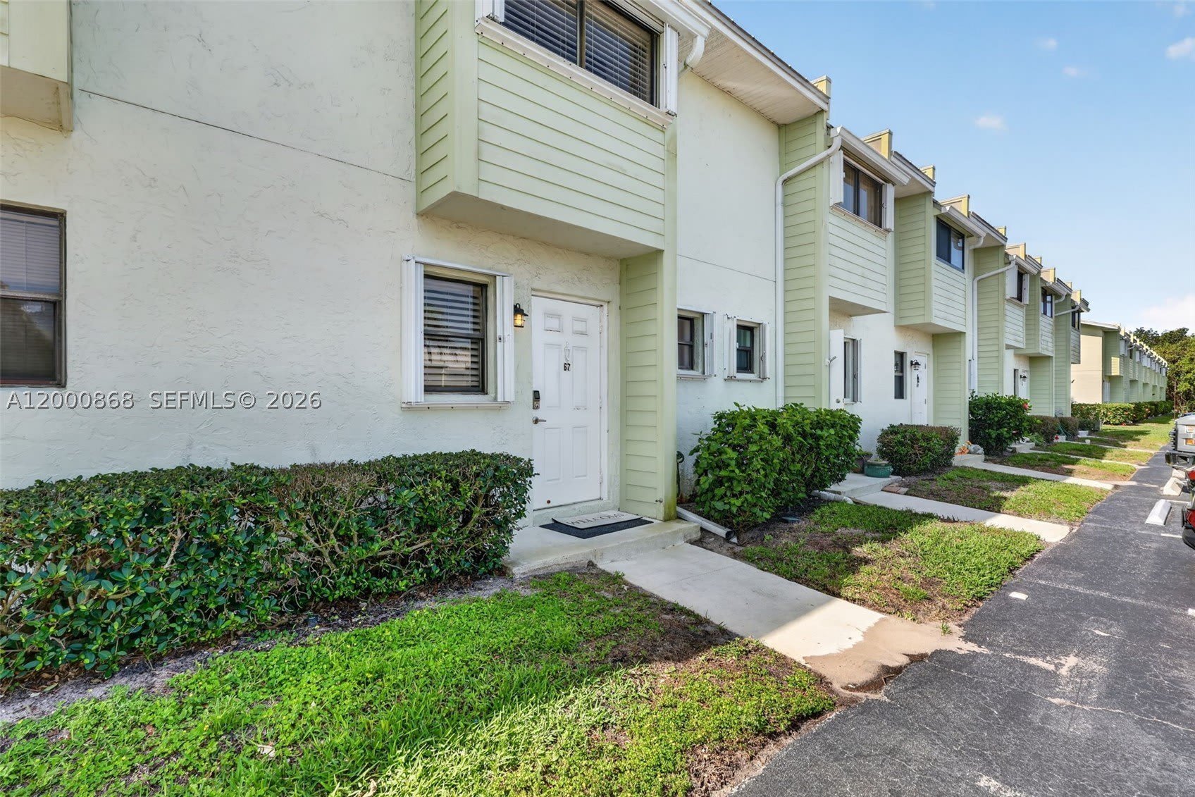9425 S Ocean Dr – photo 1 of 57