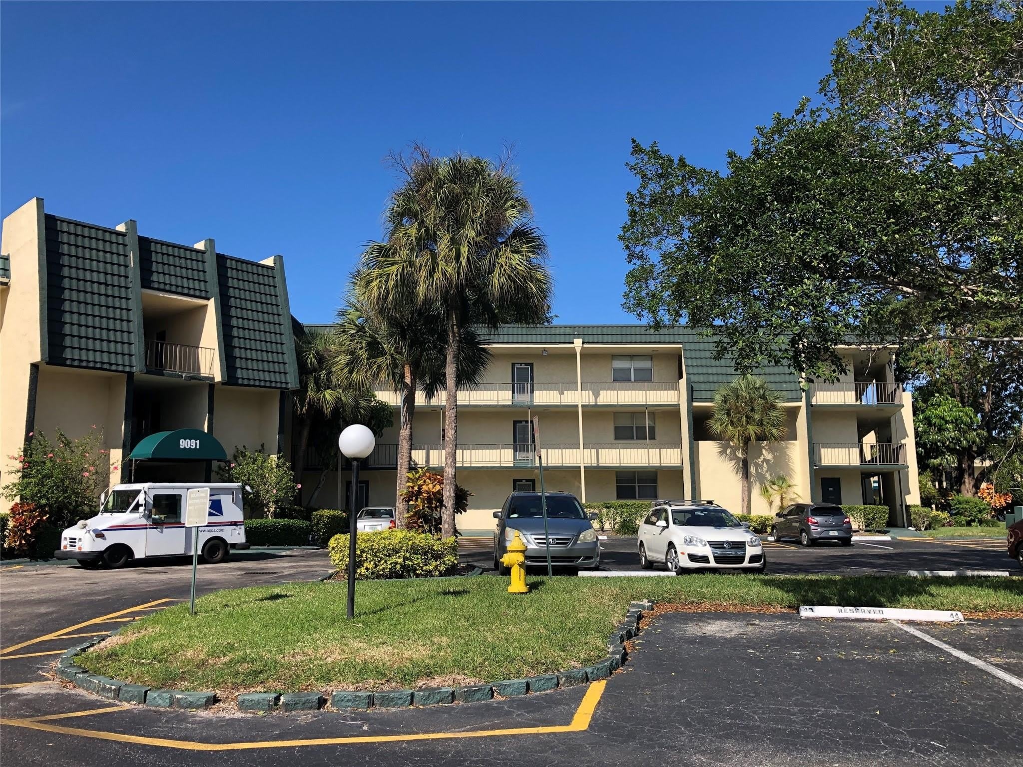 9091 Lime Bay Boulevard – photo 1