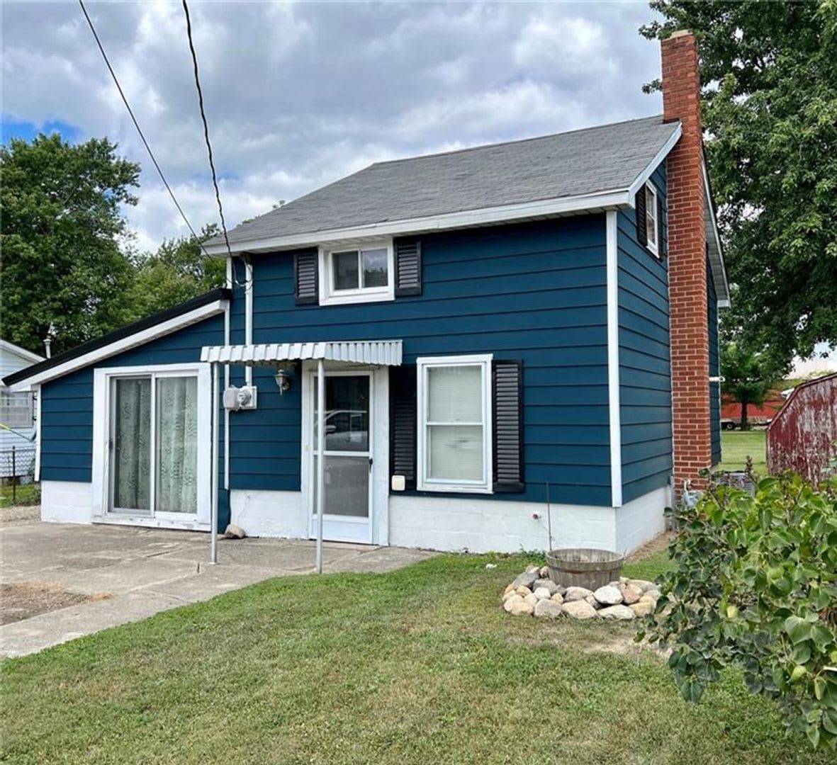 Adorable Bungalow 3 Bedroom 1 Bath Rental Home – photo 1 of 11