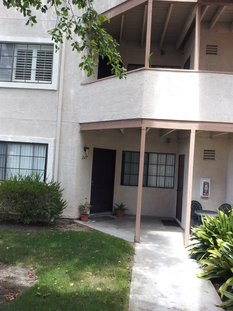 Beautiful Lower Level Condo In Vista Village Gated Community With All The Amenities Minutes From 78 5 And The Beach – photo 1