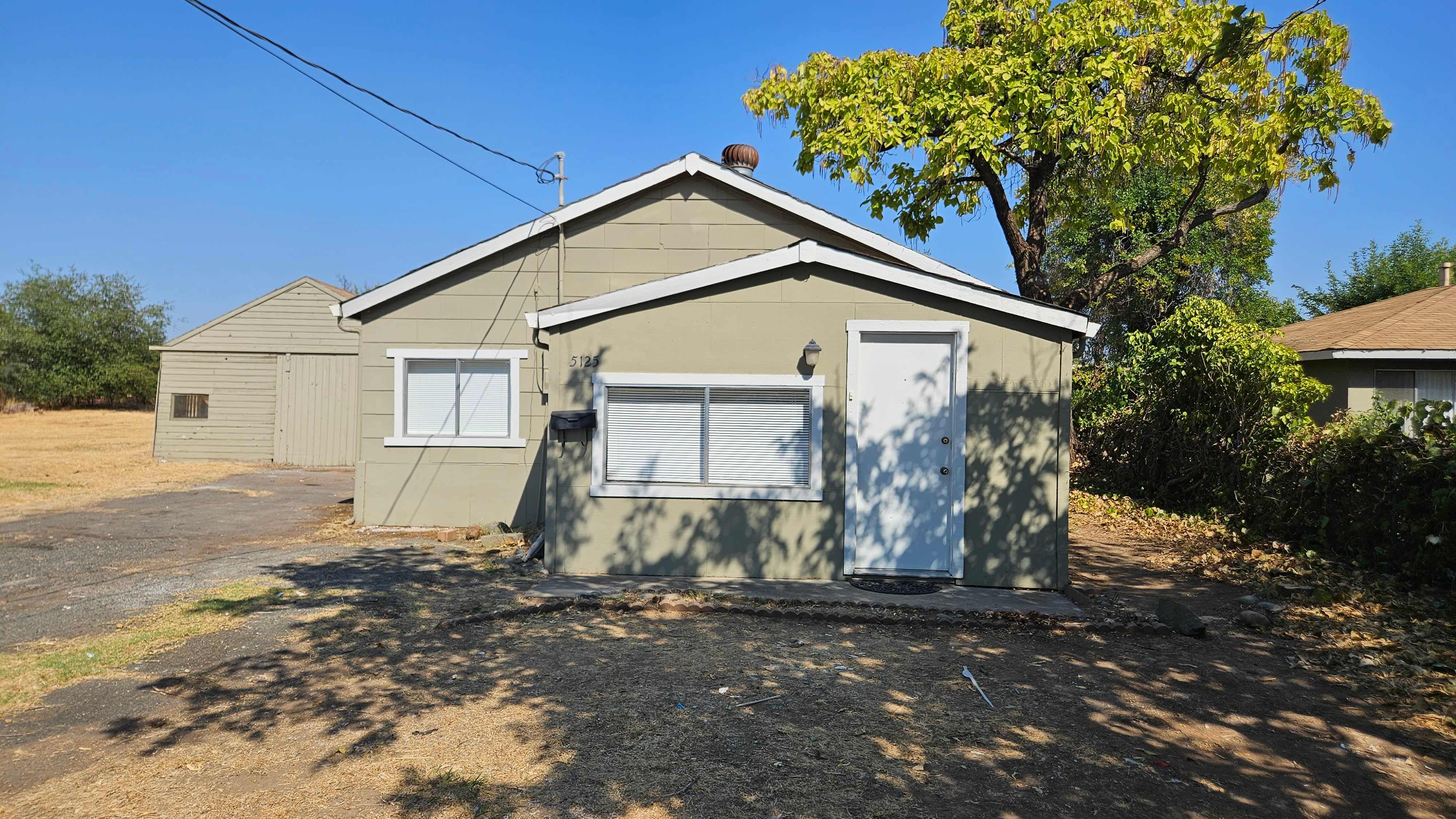 5125 Meyers St – photo 1 of 14