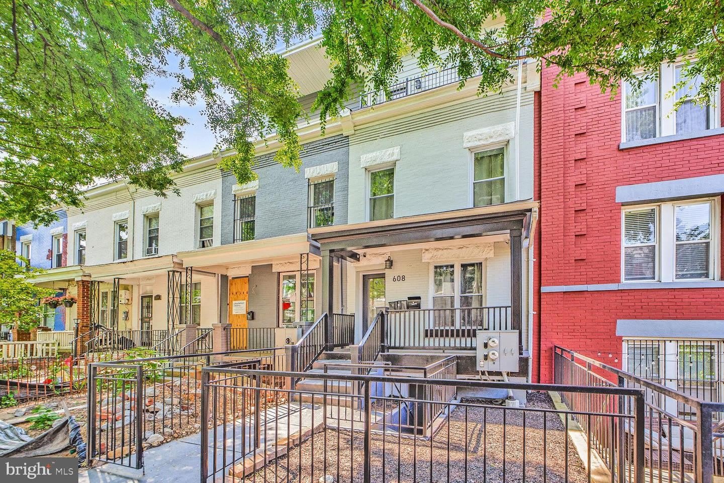 608 IRVING ST NW #1 – photo 1