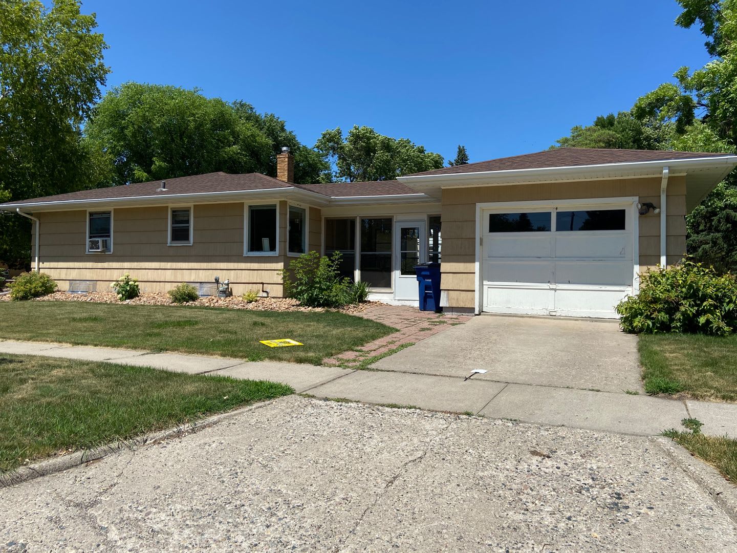 4 Bed 2 Bath House! – photo 1