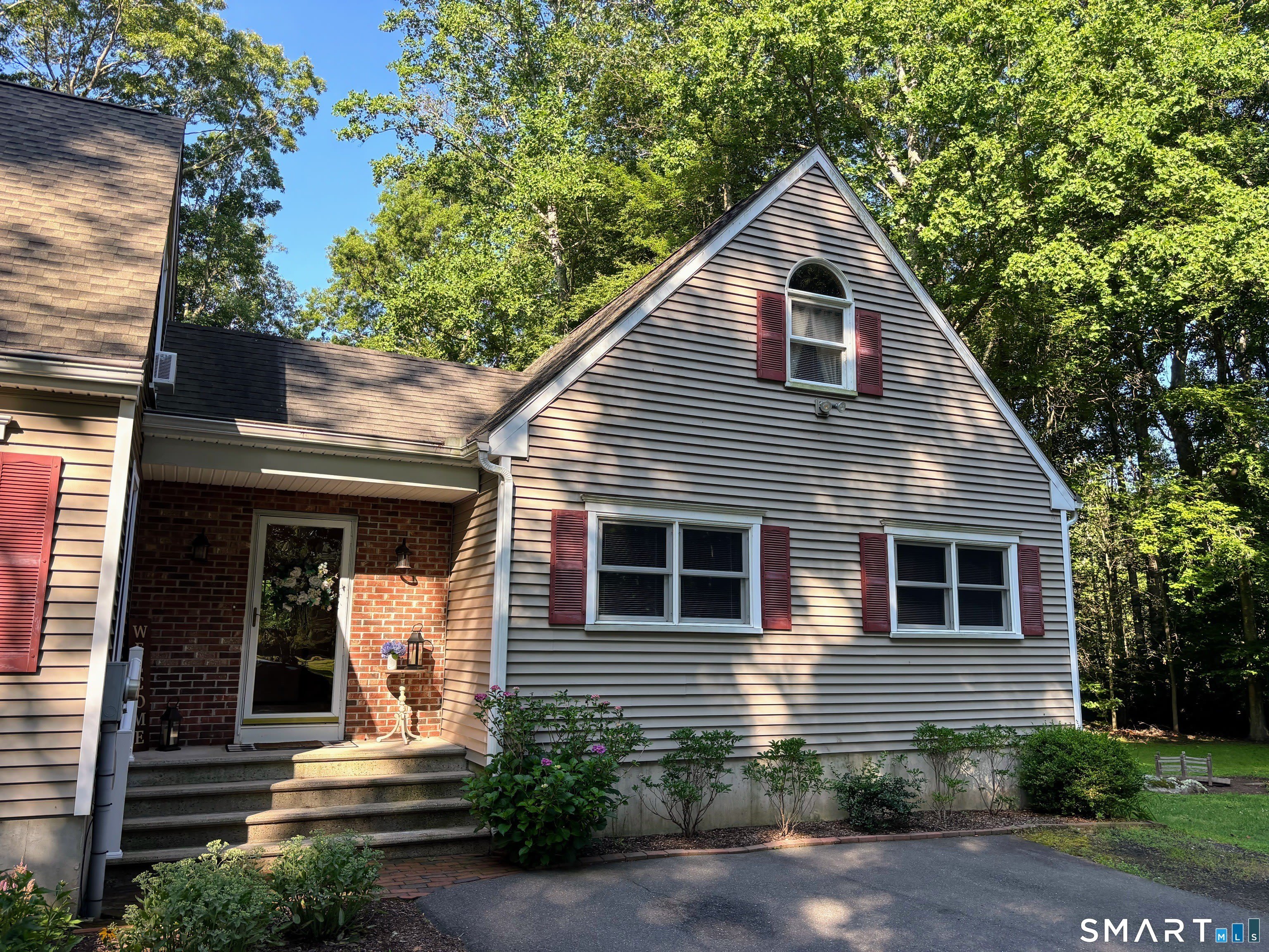 7 Stephens Court – photo 1 of 13