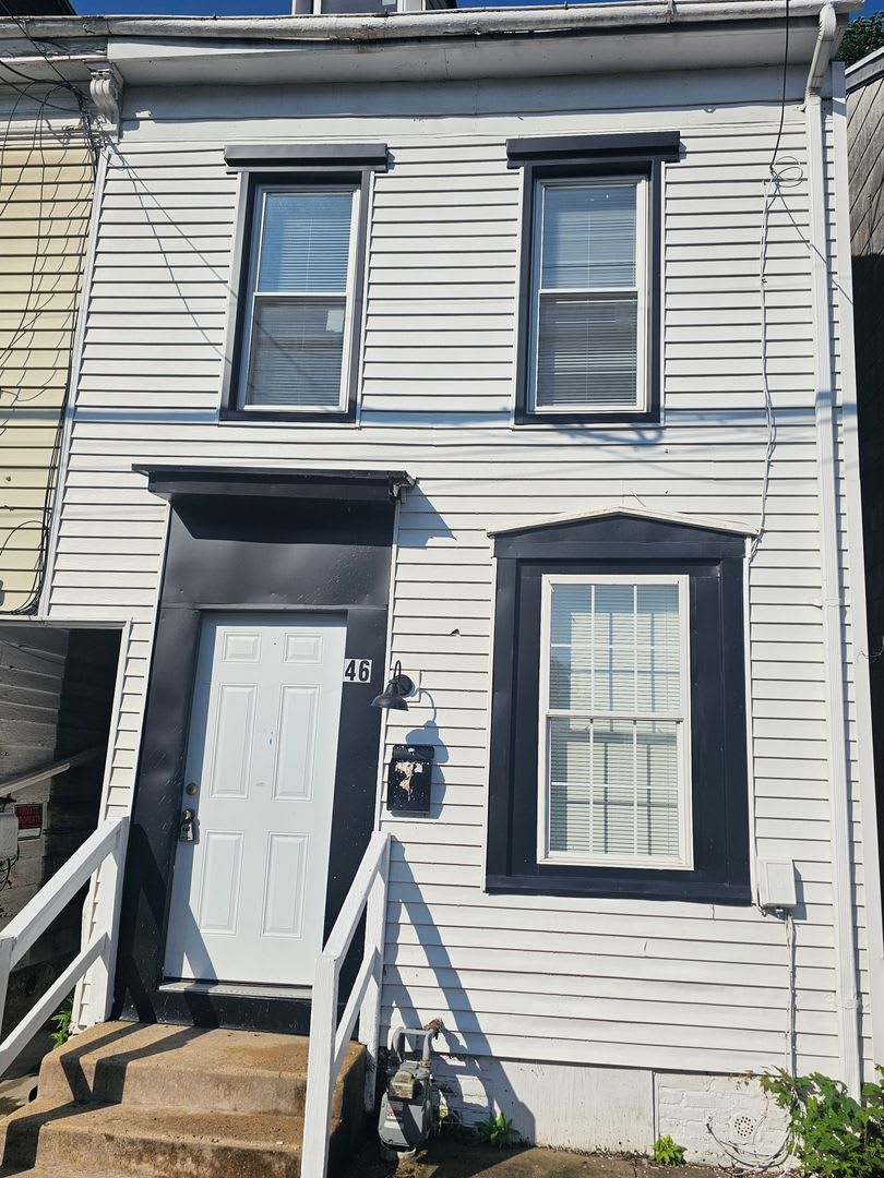 AVAILABLE FOR NOW!! 3BR/1BA WITH GARAGE!! – photo 1