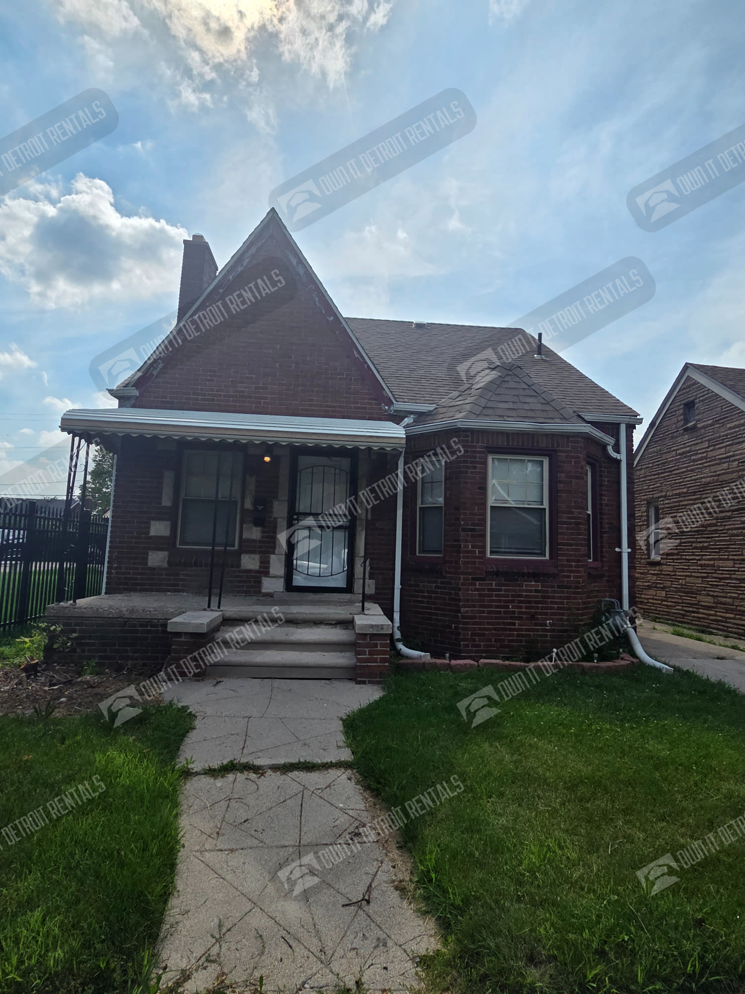 8891 Whitcomb St – photo 1