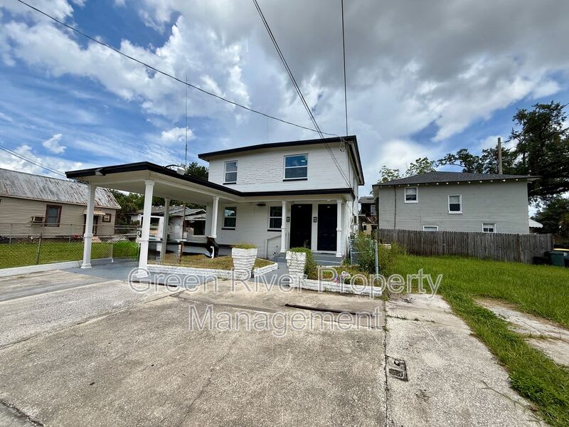 1161 W 5th Street – photo 1