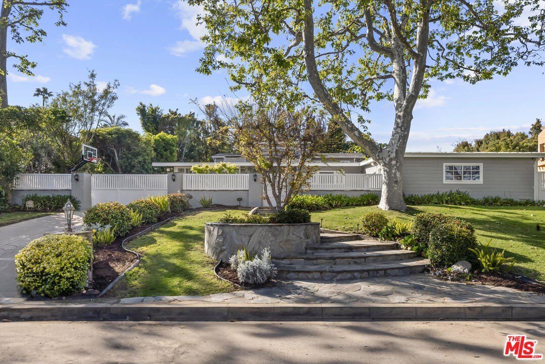 1233 Corsica Dr – photo 1