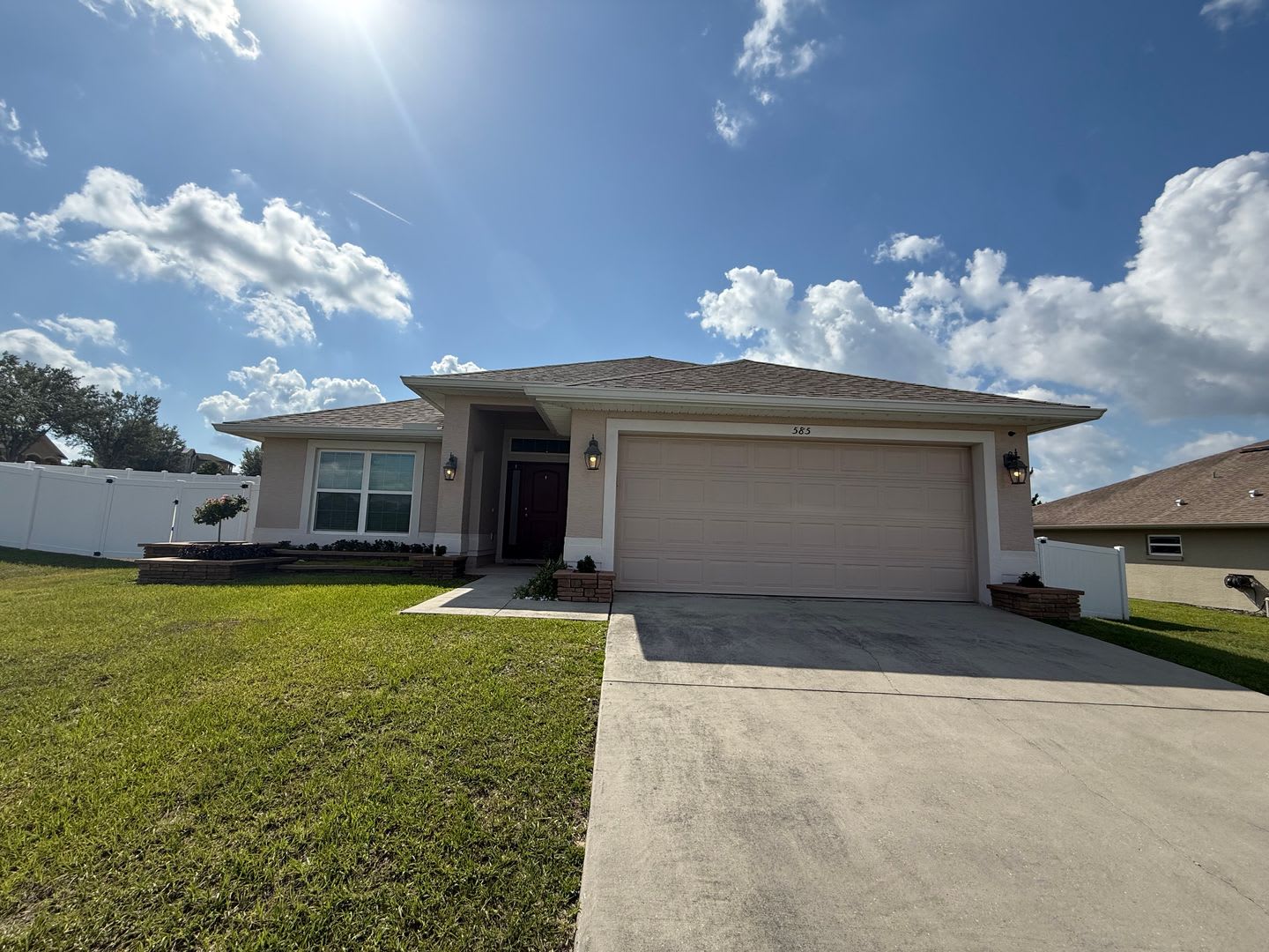 Four bedroom two bathroom BH Home – photo 1