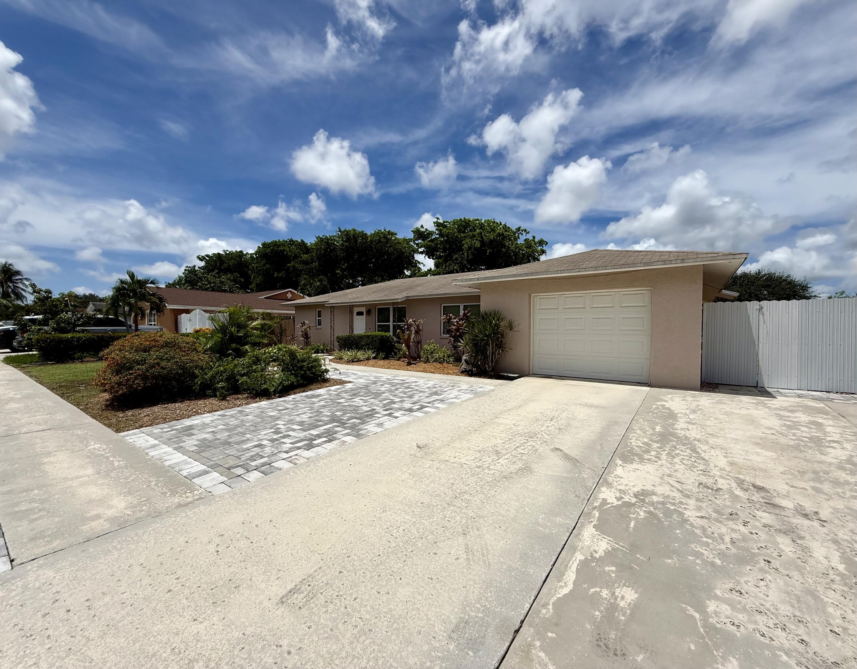 1403 W Libby Drive – photo 1