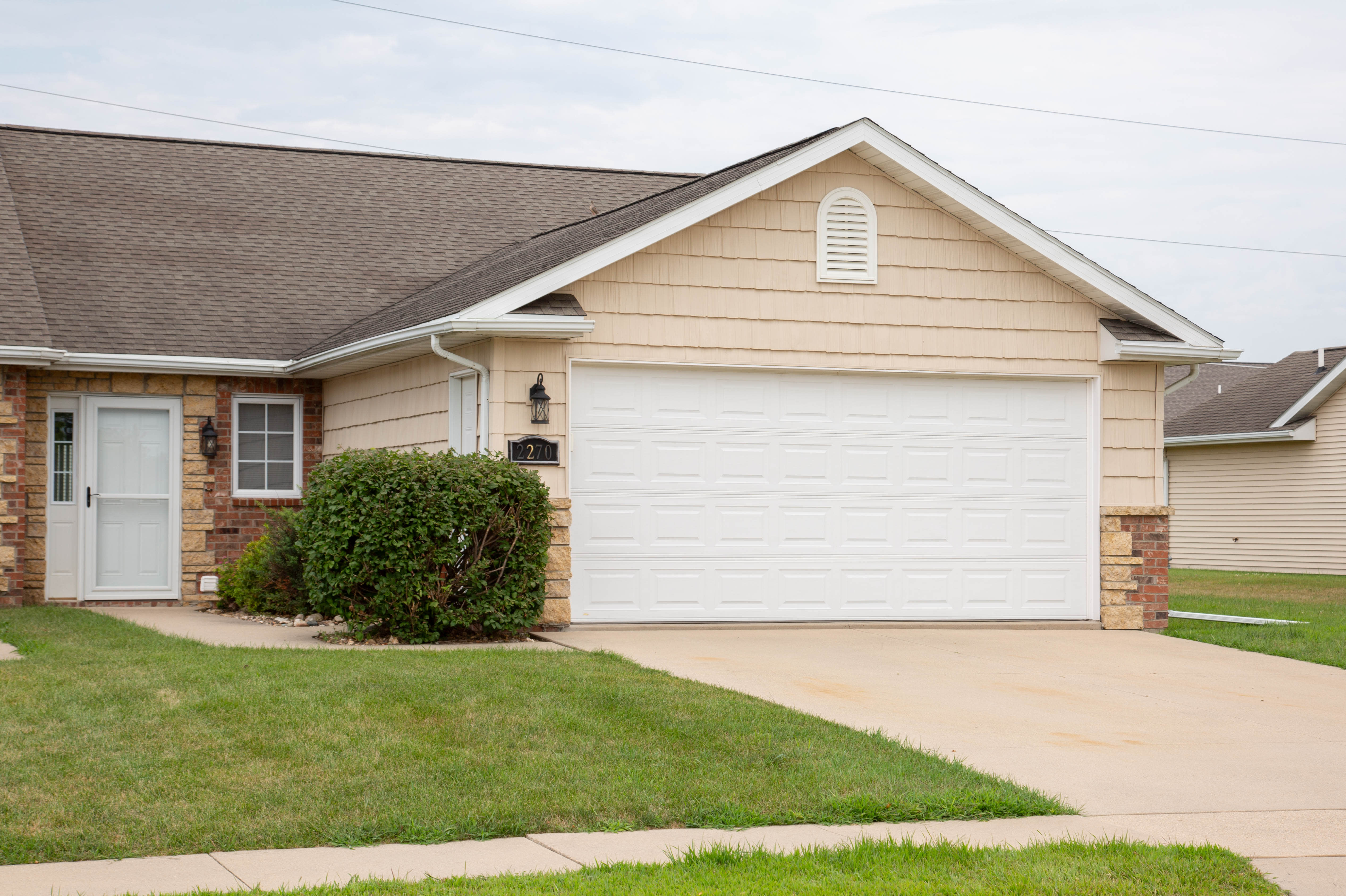 2270 Fawn View Dr – photo 1 of 30