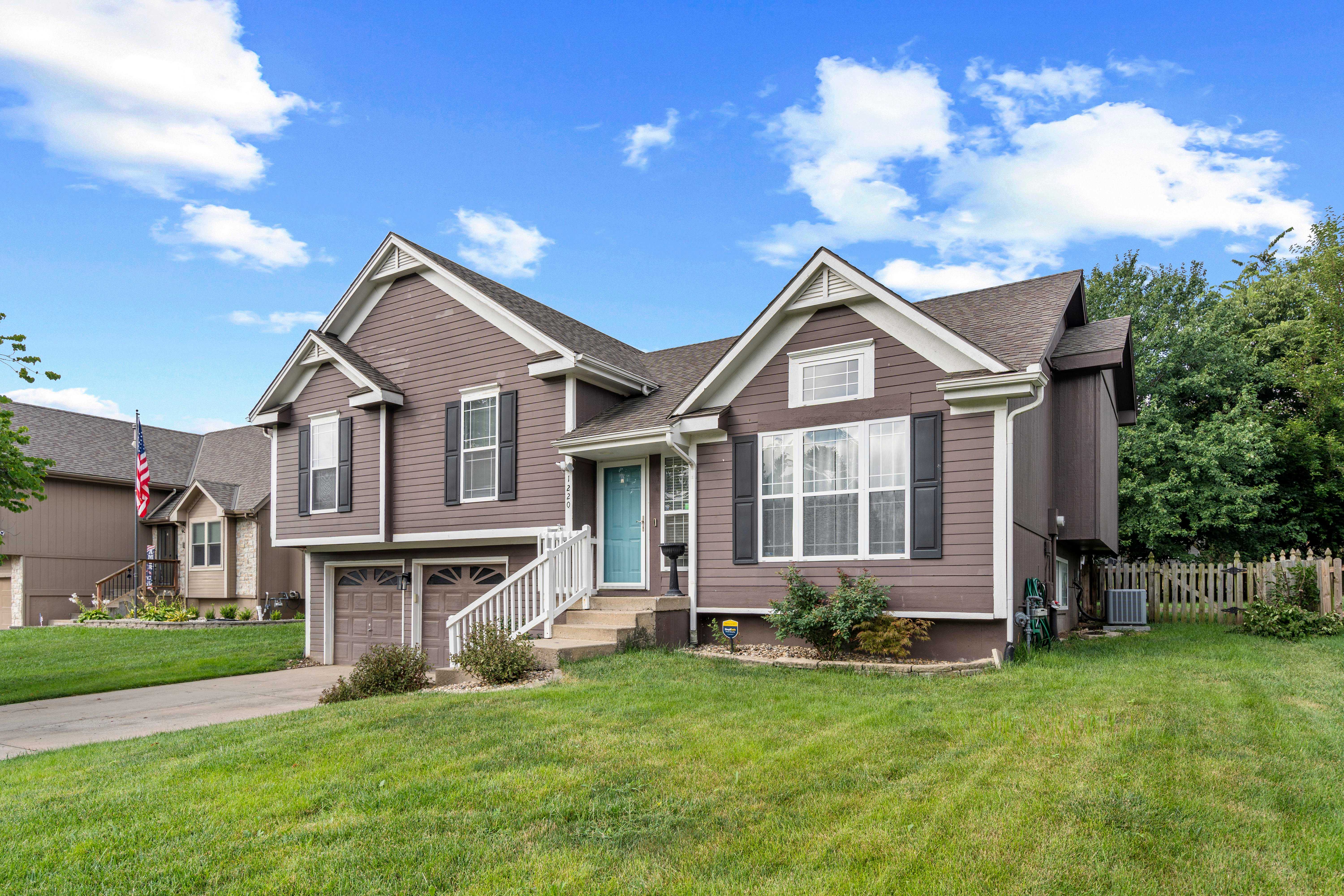 1220 Northeast Applewood Street – photo 1