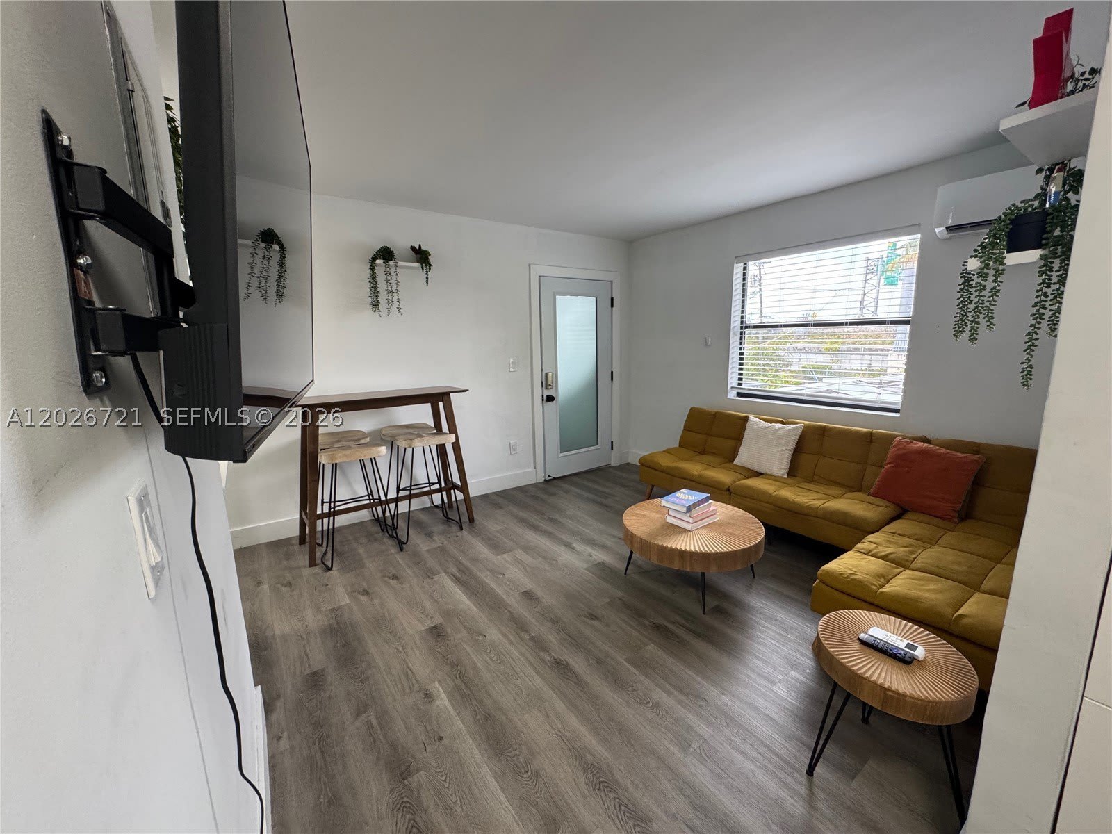 584 Nw 30Th St – photo 1