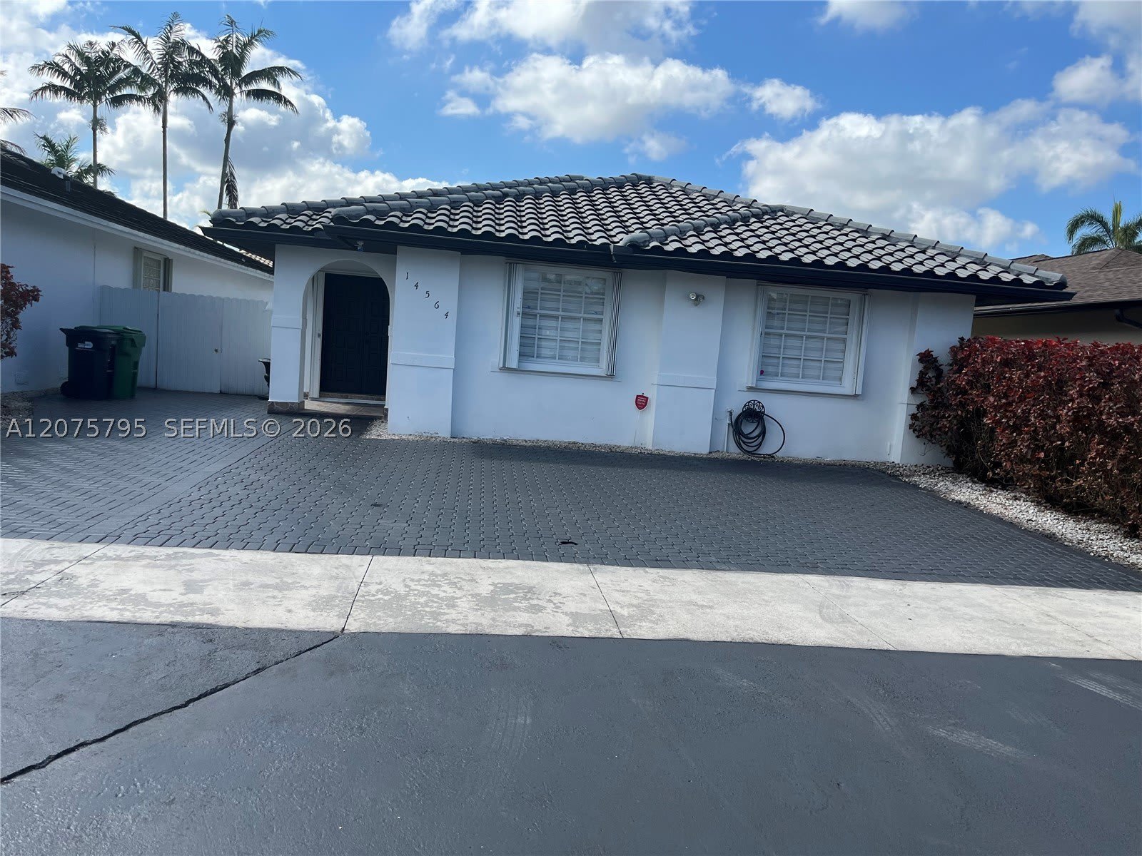 14564 SW 113th St – photo 1