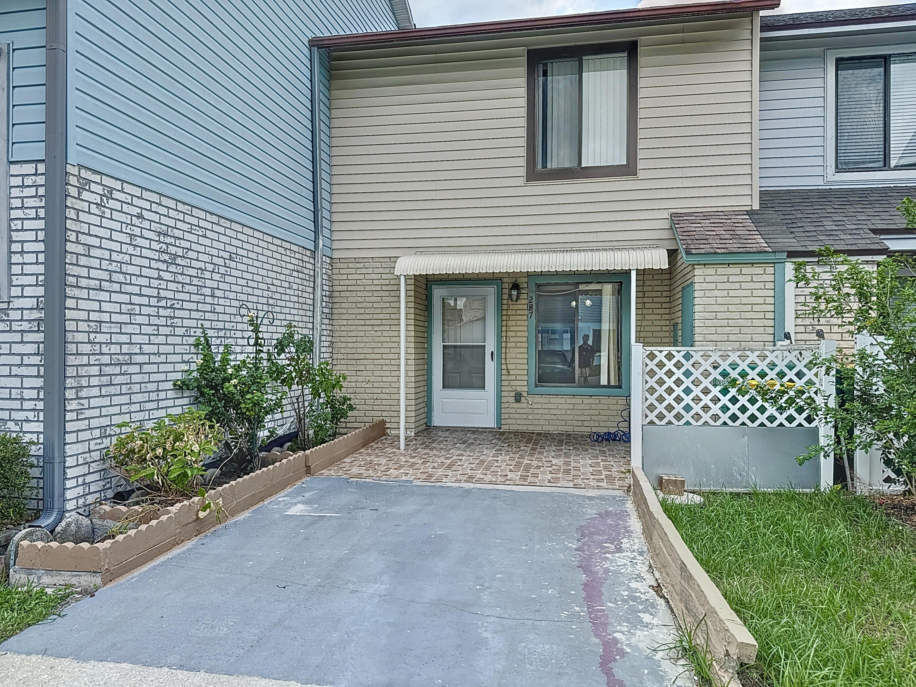 287 Nottingham Place – photo 1 of 26