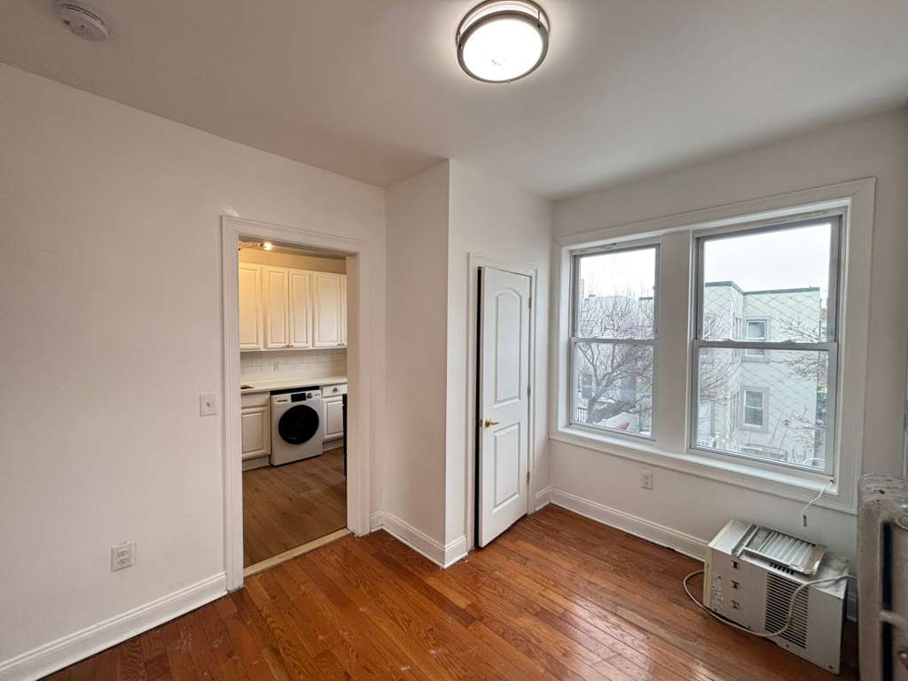 220 51st St – photo 1 of 8