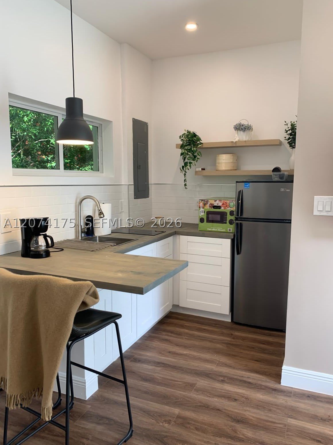 14921 N Spur Dr – photo 1 of 12