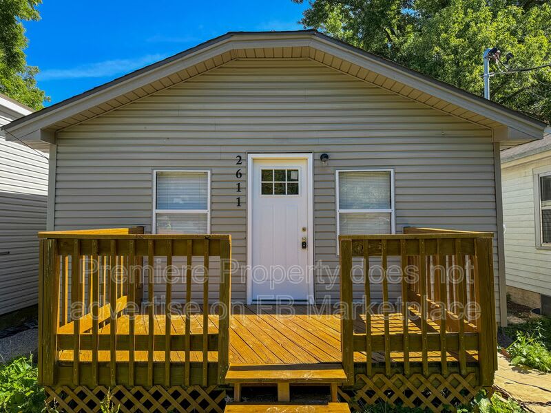 2611 NE Ingram St – photo 1 of 14