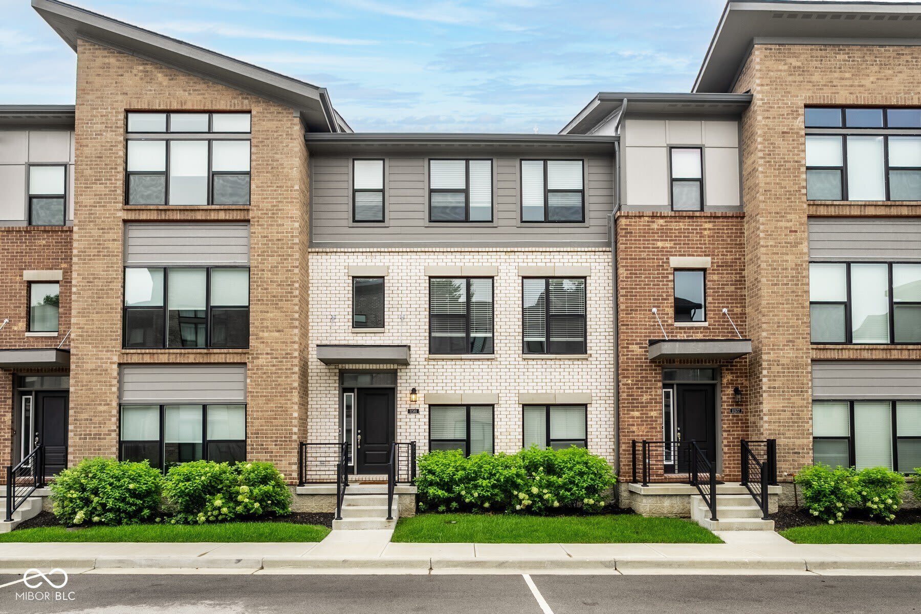 11581 Fulham Street – photo 1 of 345