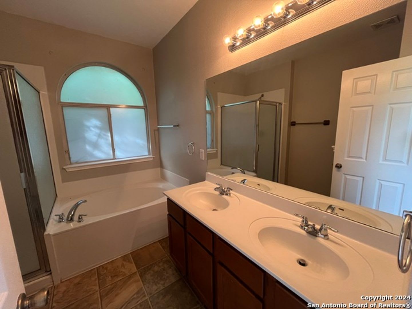 5302 Lowry Peterson – photo 1