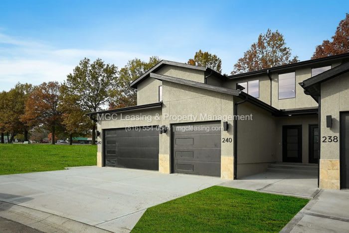 248 Persimmon Road – photo 1 of 258
