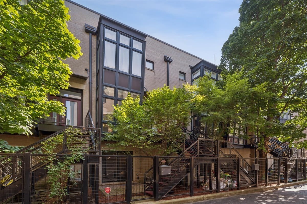 1713 W Diversey Parkway – photo 1