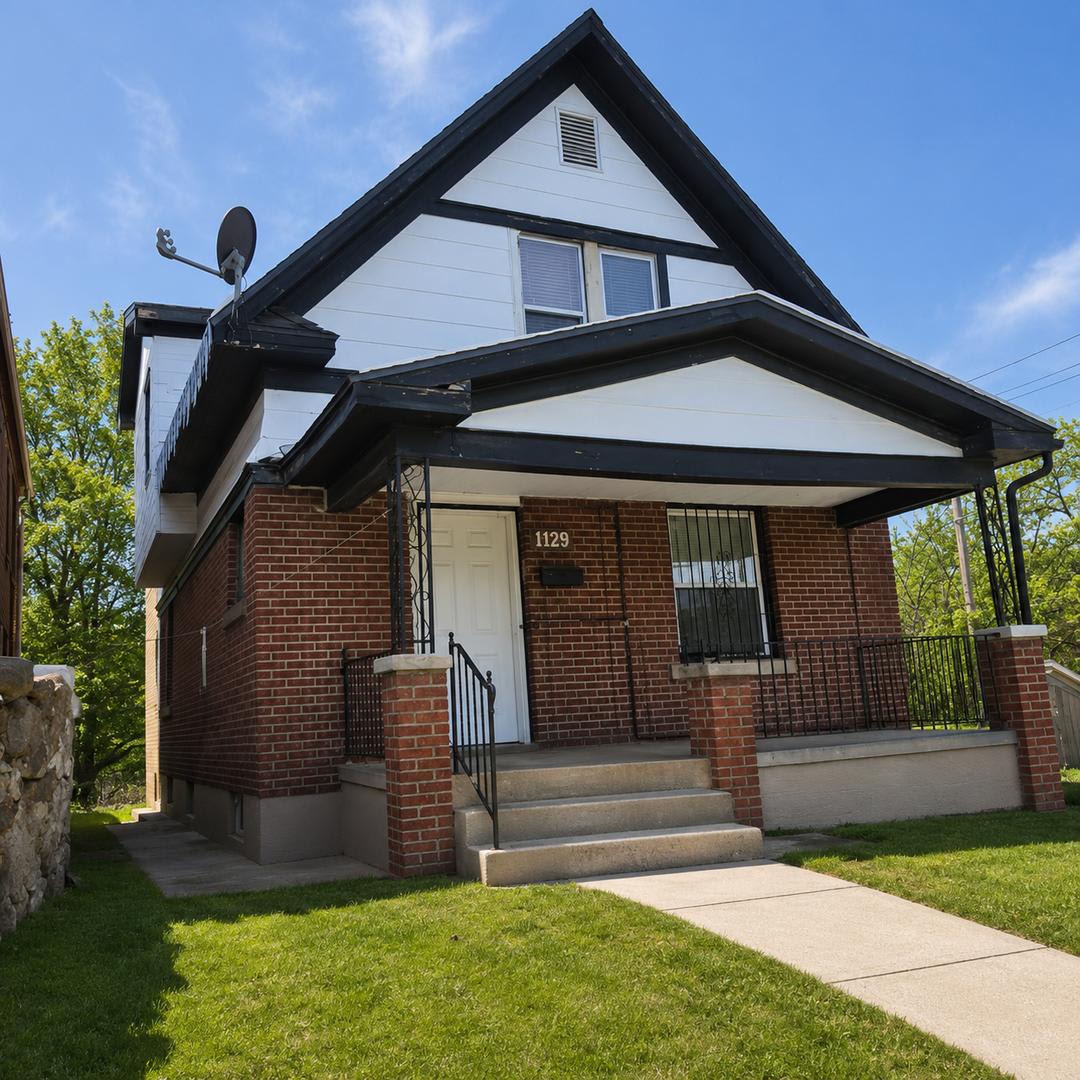 Spacious 5 Bedroom Home With 2 Full Baths Room For Everyone – photo 1