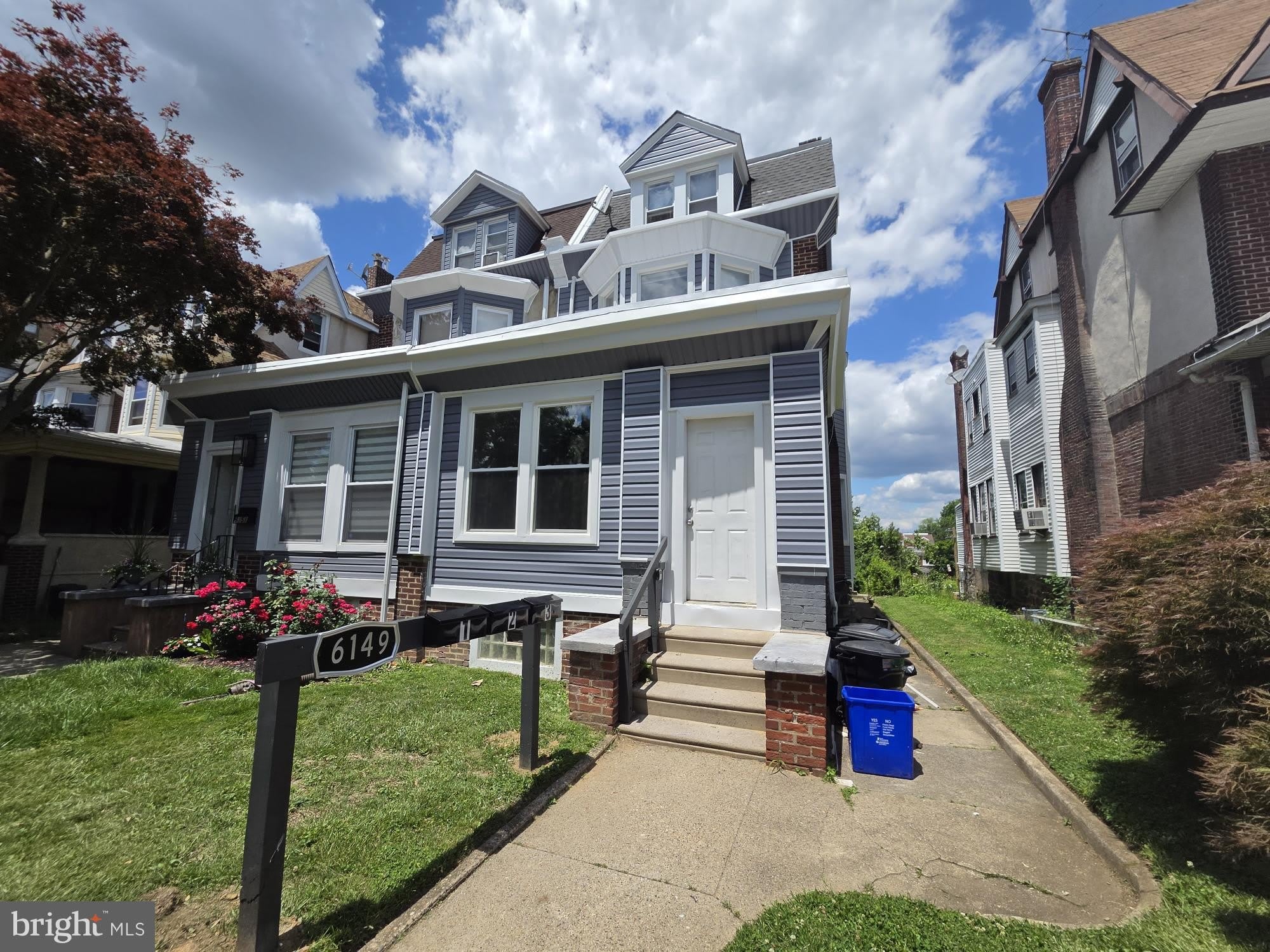 6149 W COLUMBIA Avenue – photo 1