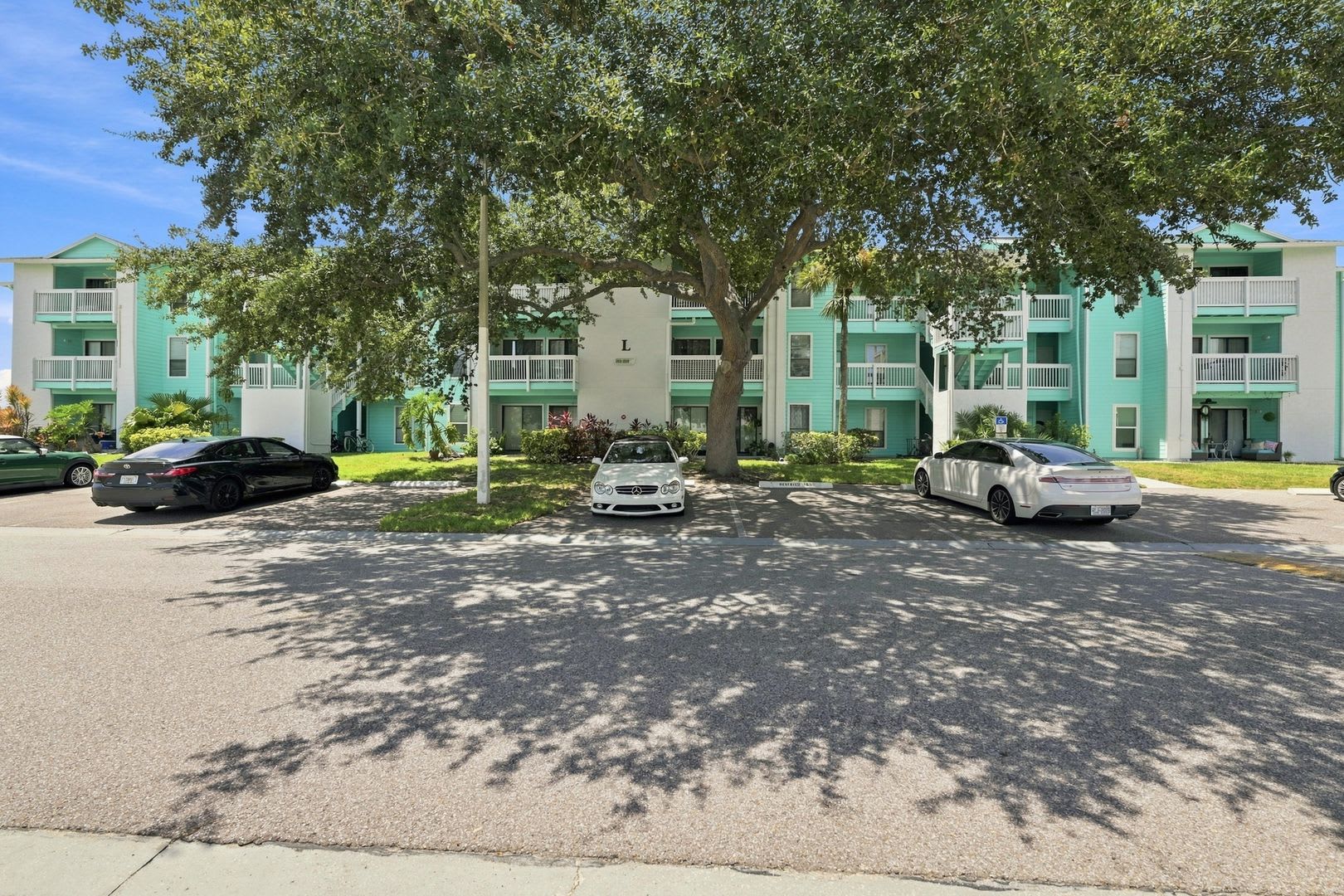 2Bd 2Ba Ground Floor Unit In The Harbor Club Condominiums In Palm Harbor – photo 1 of 231
