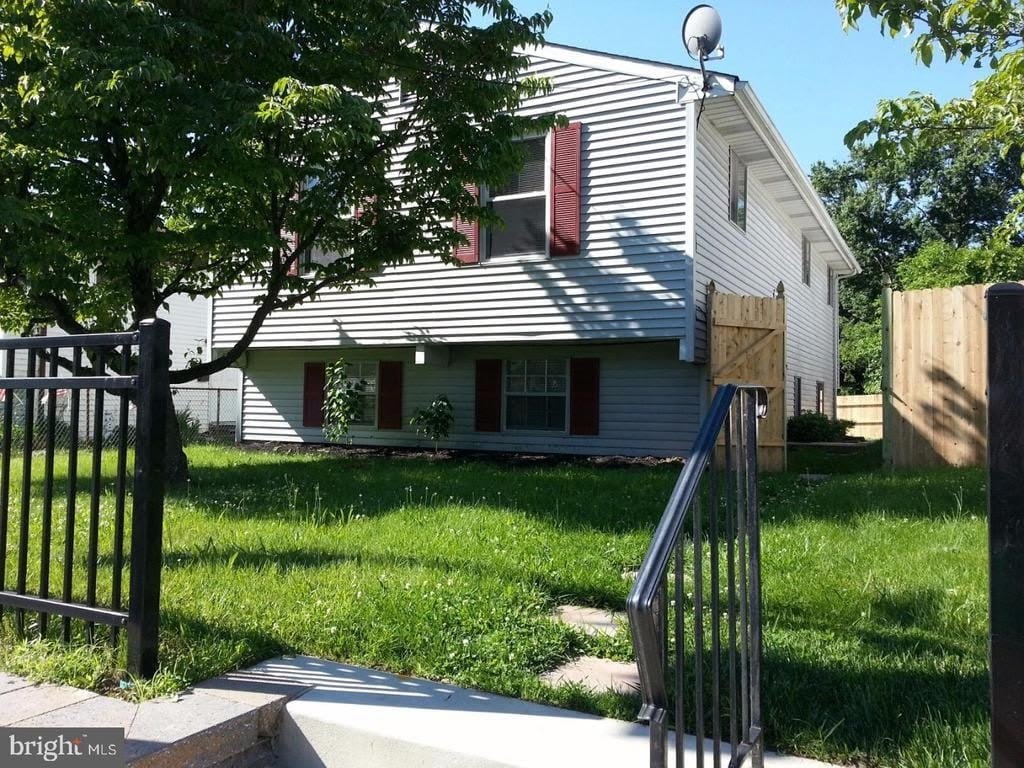 210 ELLIS STREET – photo 1 of 16