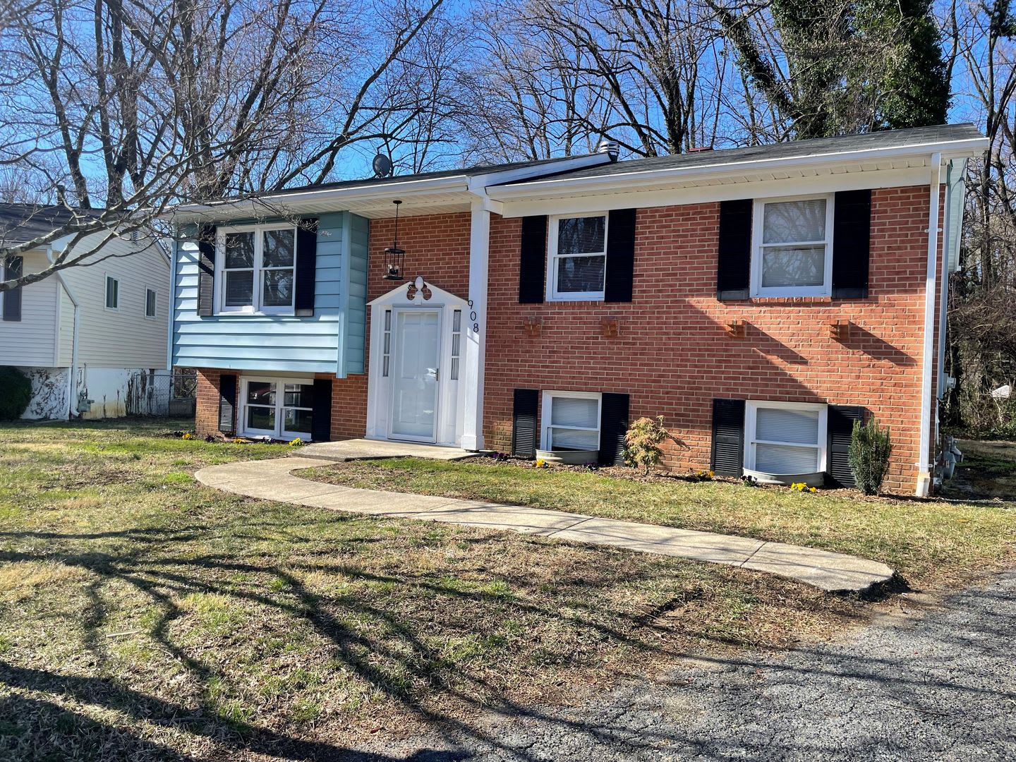 Coming soon! UDPATED 3 bed 2 bath home in Severna Park – photo 1 of 17
