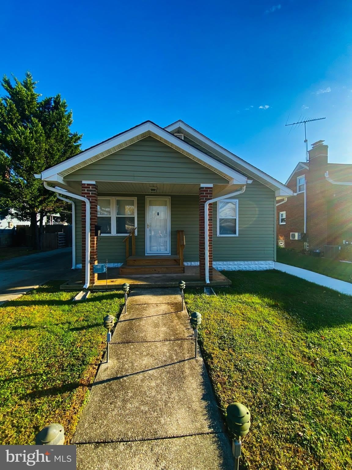 619 FRANKLIN Avenue – photo 1 of 17