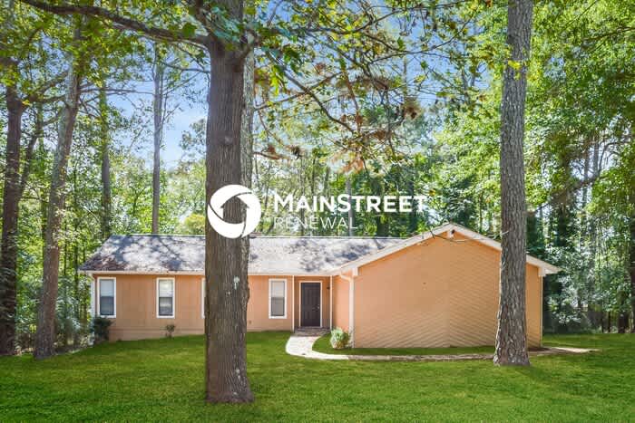 1235 Woodland Court Southeast – photo 1 of 15