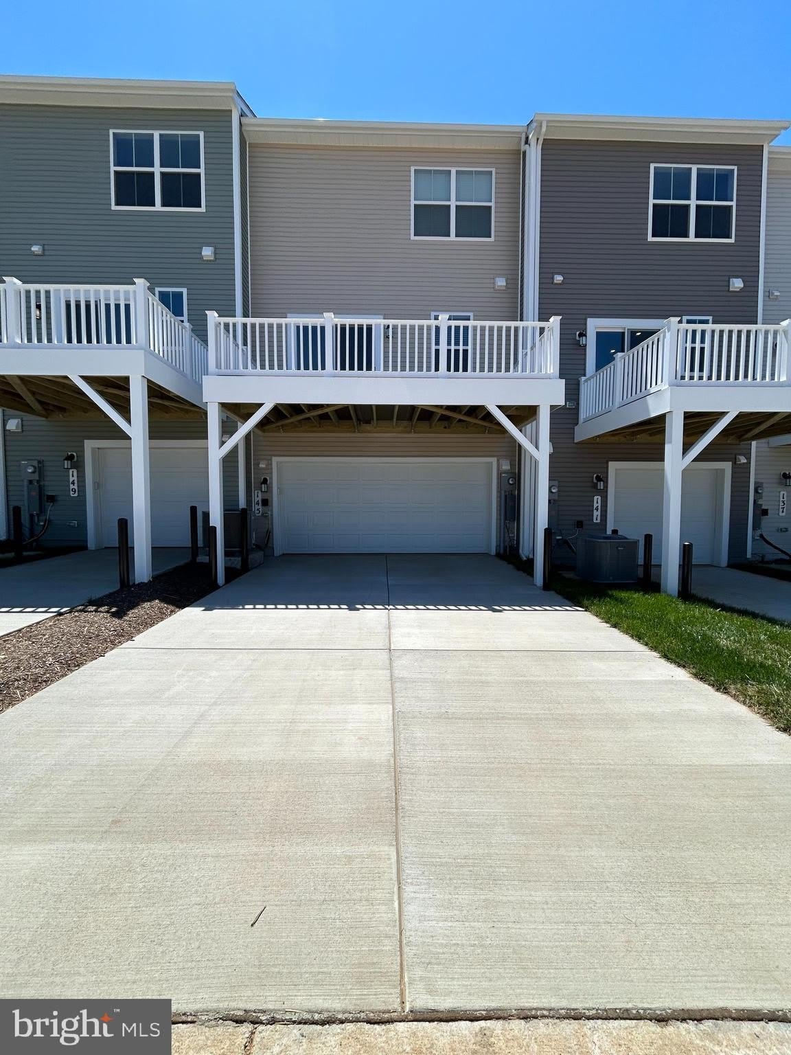 71 SWAN FIELD AVE – photo 1 of 10