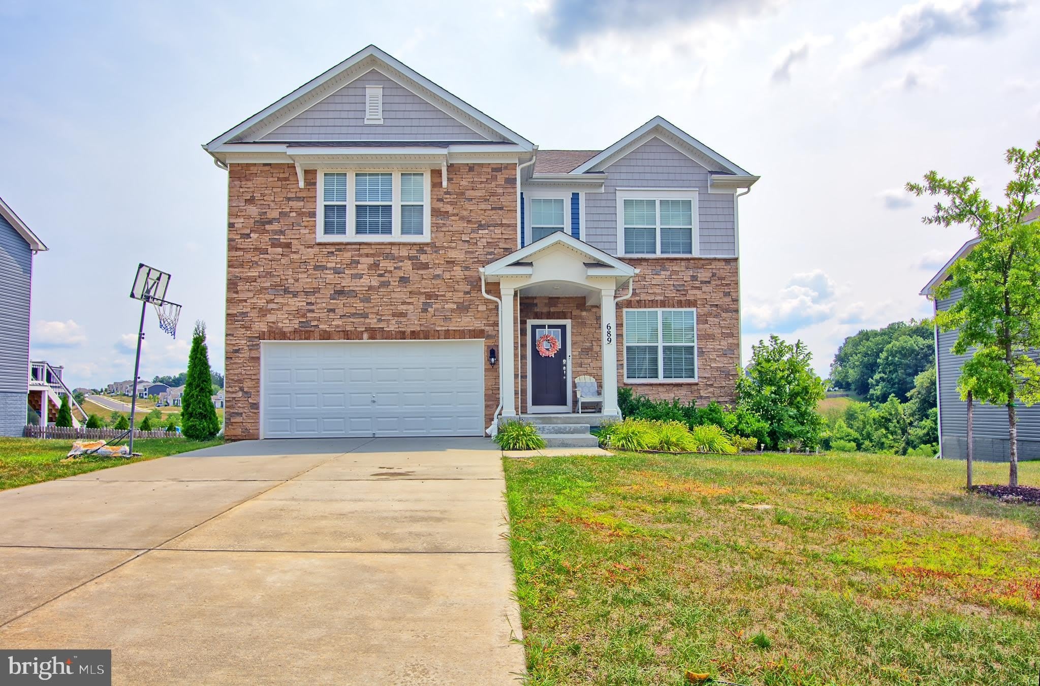689 N CHANDLER Drive – photo 1 of 26