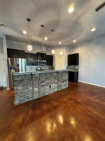 541 S Fretz Avenue – photo 1 of 25
